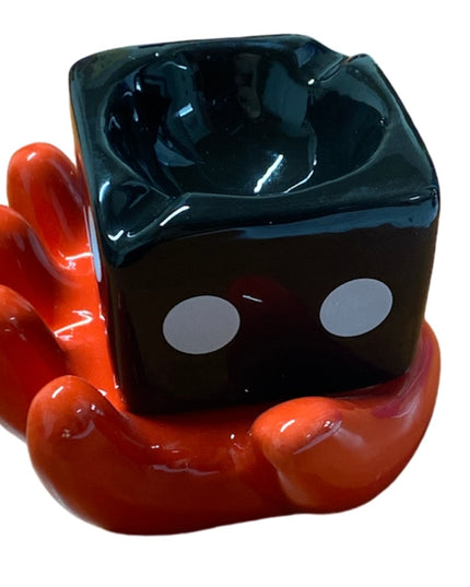 Scrumieră Mână cu zar 11cm