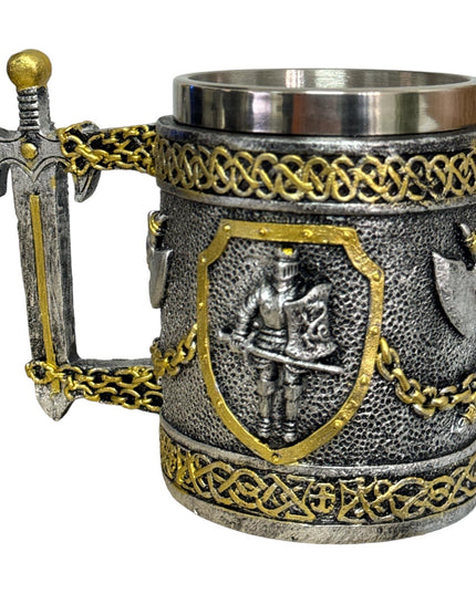 Cană Medievală cu Cavaler – Cadou de Colecție cu Ambalaj Elegant