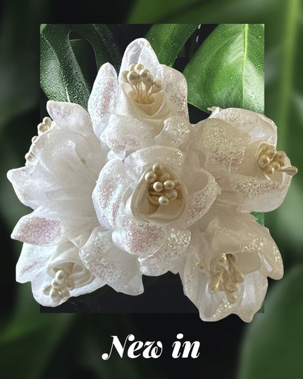 Cocardă trandafiri 6 fire 14cm