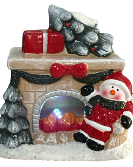 Figurină Crăciun Șemineu cu lumini 13cm 905-2