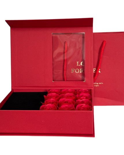 Cutie cadou cu 12 trandafiri de săpun și pungă cadou 18x13cm