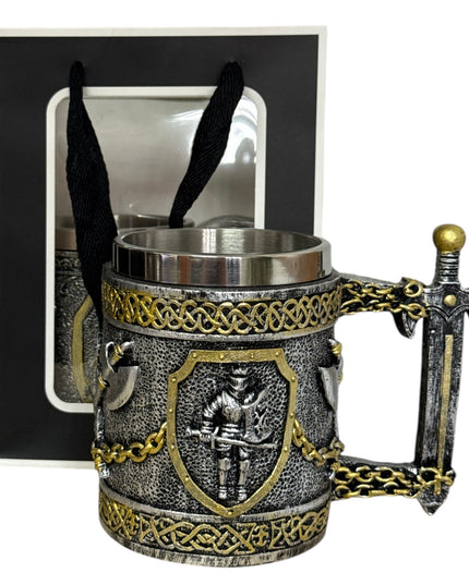 Cană Medievală cu Cavaler – Cadou de Colecție cu Ambalaj Elegant