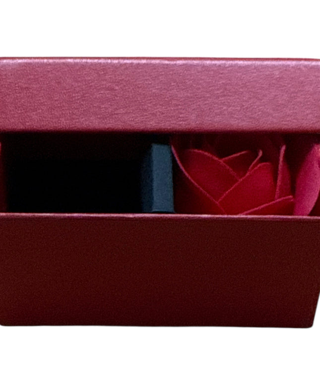 Cutie cadou cu 1 Trandafir din săpun 8x5cm
