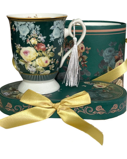 Set cadou 2 căni cu ciucure – design floral cod 1117