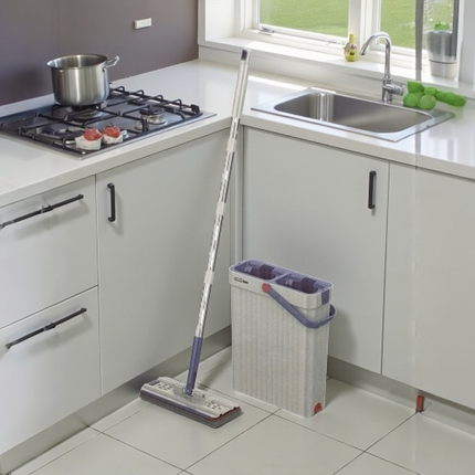 Set găleată cu spălare și stoarcere integrată + mop plat