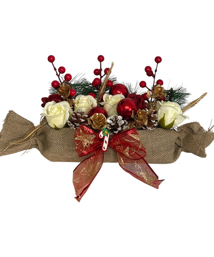 Aranjament decorativ de Crăciun cu trandafiri și globuri – 40 × 18 cm
