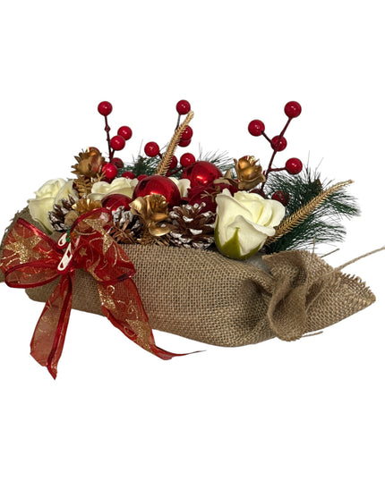 Aranjament decorativ de Crăciun cu trandafiri și globuri – 40 × 18 cm
