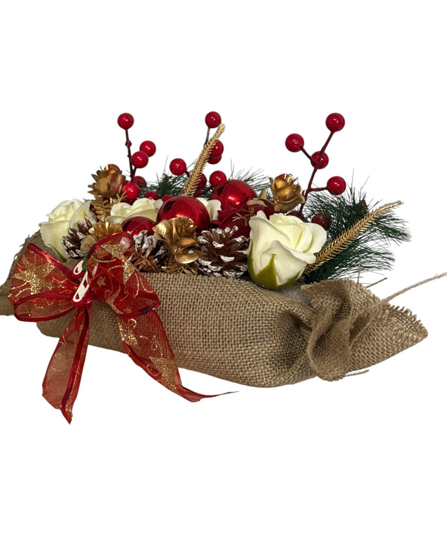 Aranjament decorativ de Crăciun cu trandafiri și globuri – 40 × 18 cm