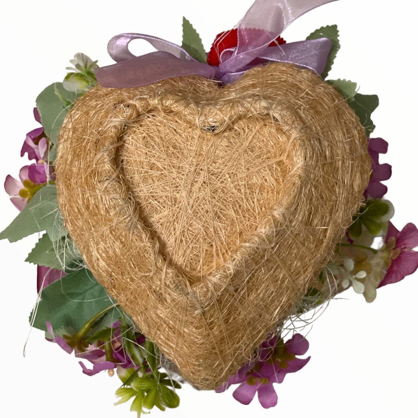 Aranjament floral în coș inimă