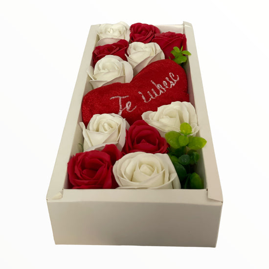 Trandafiri de săpun cu inimă la cutie